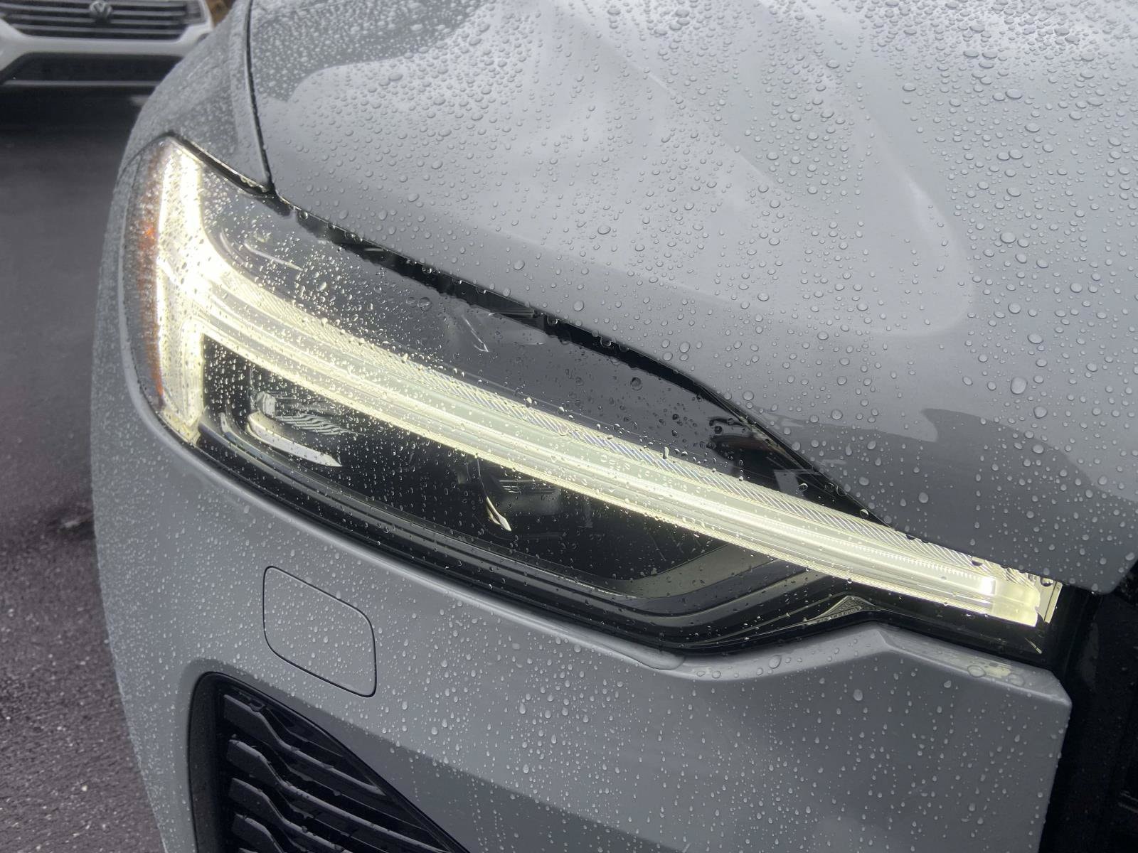 2026 Volvo XC60 Plus - Photo 4