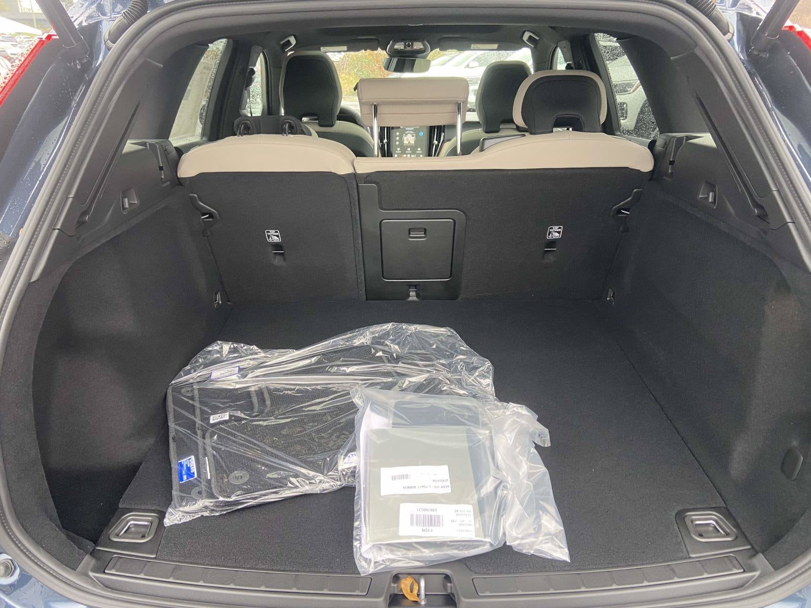 2026 Volvo XC60 Core - Photo 12