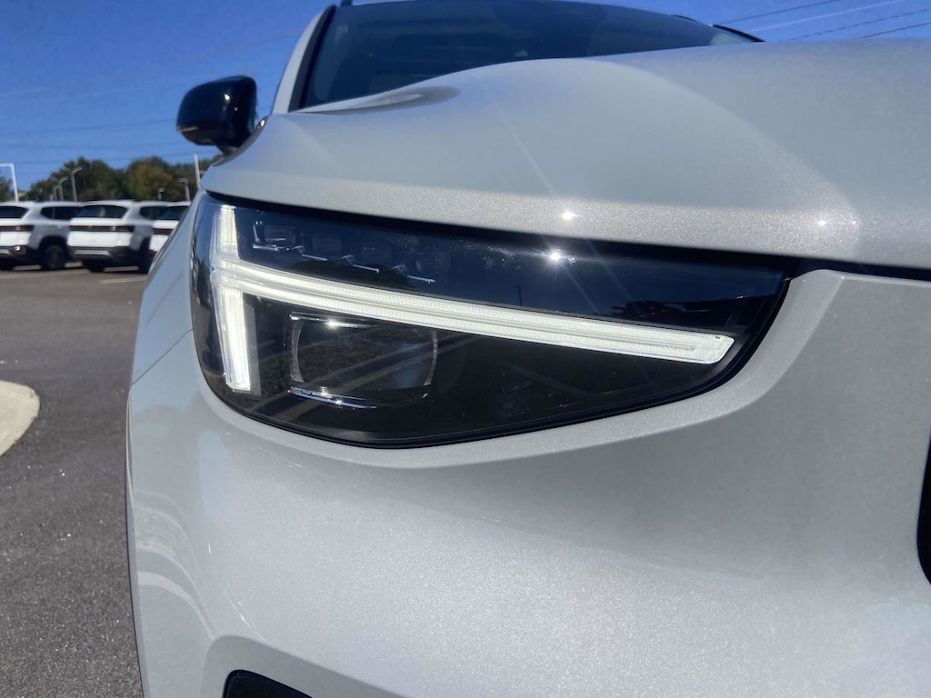 New 2026 Volvo XC40 B5 Ultra SUV