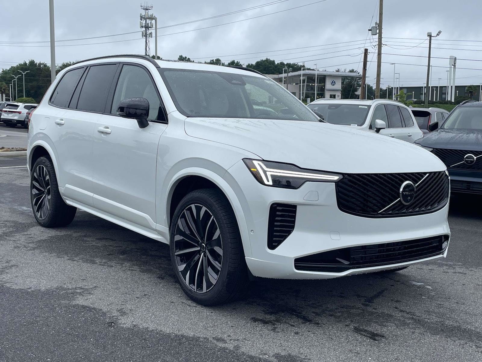 2026 Volvo XC90 B6 Ultra Dark 7-Seater 4WD's photo