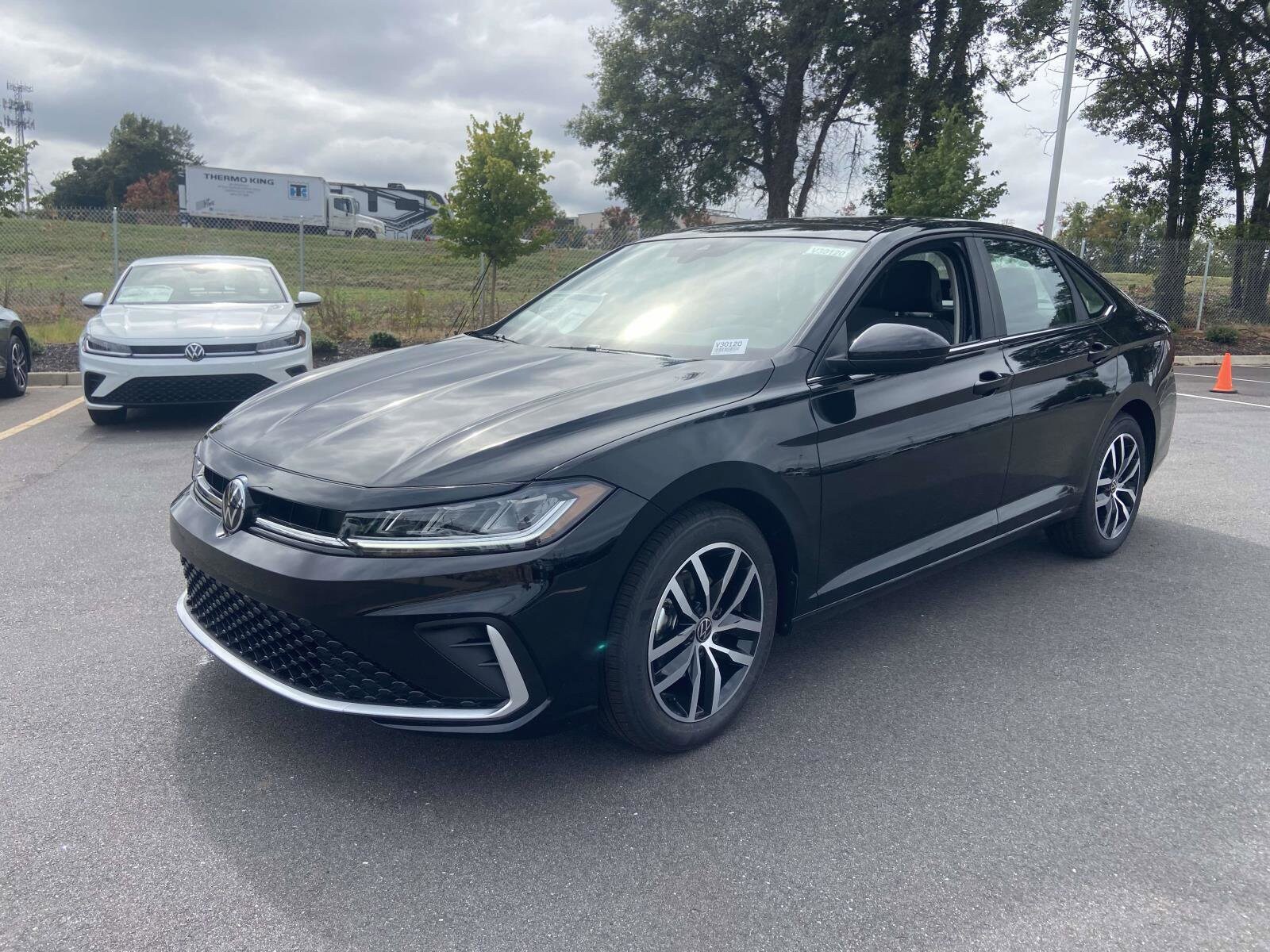 2026 Volkswagen Jetta SE photo 2