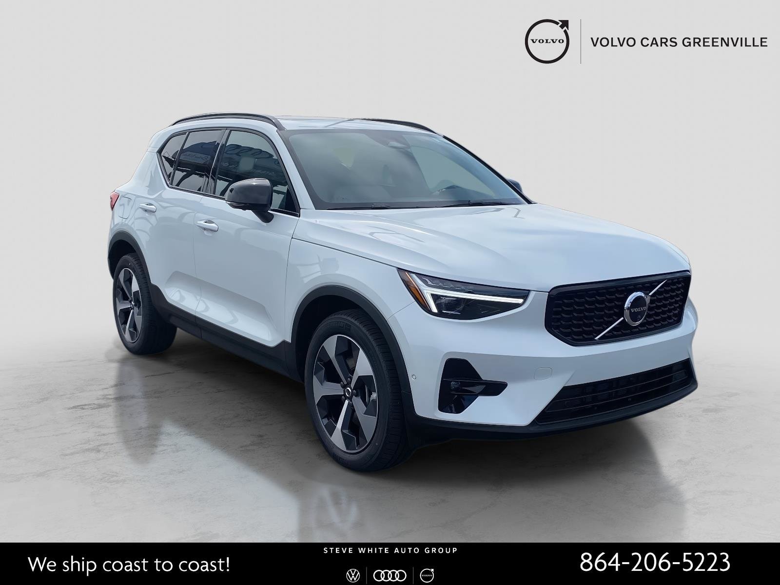 2026 Volvo XC40 B5 Plus Dark AWD's photo