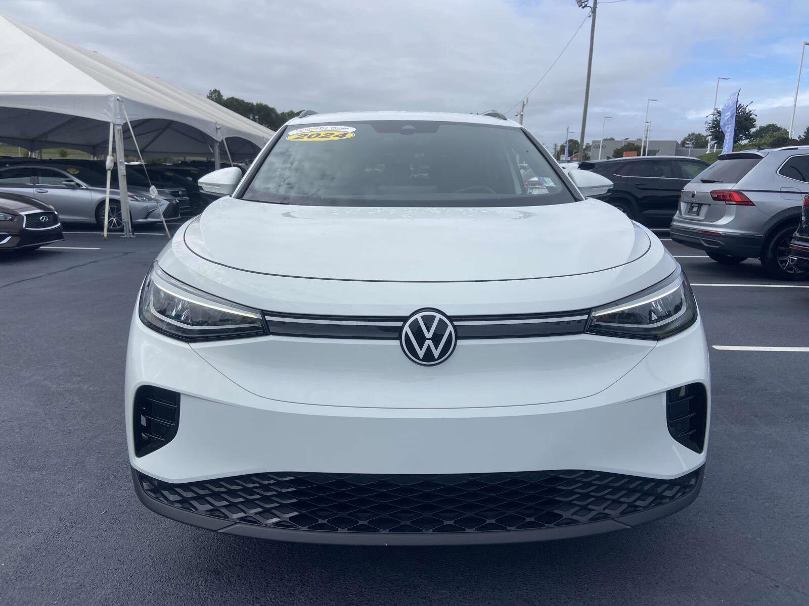 2024 Volkswagen ID.4 Pro photo 2
