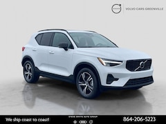 2026 Volvo XC40 B5 Core AWD SUV