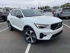 2025 Volvo XC40