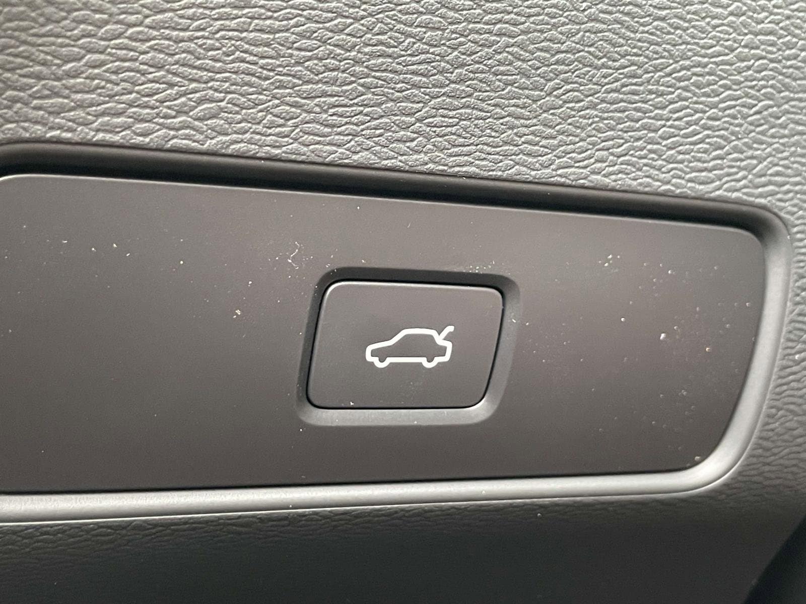 2025 Volvo XC40 Ultra - Photo 26