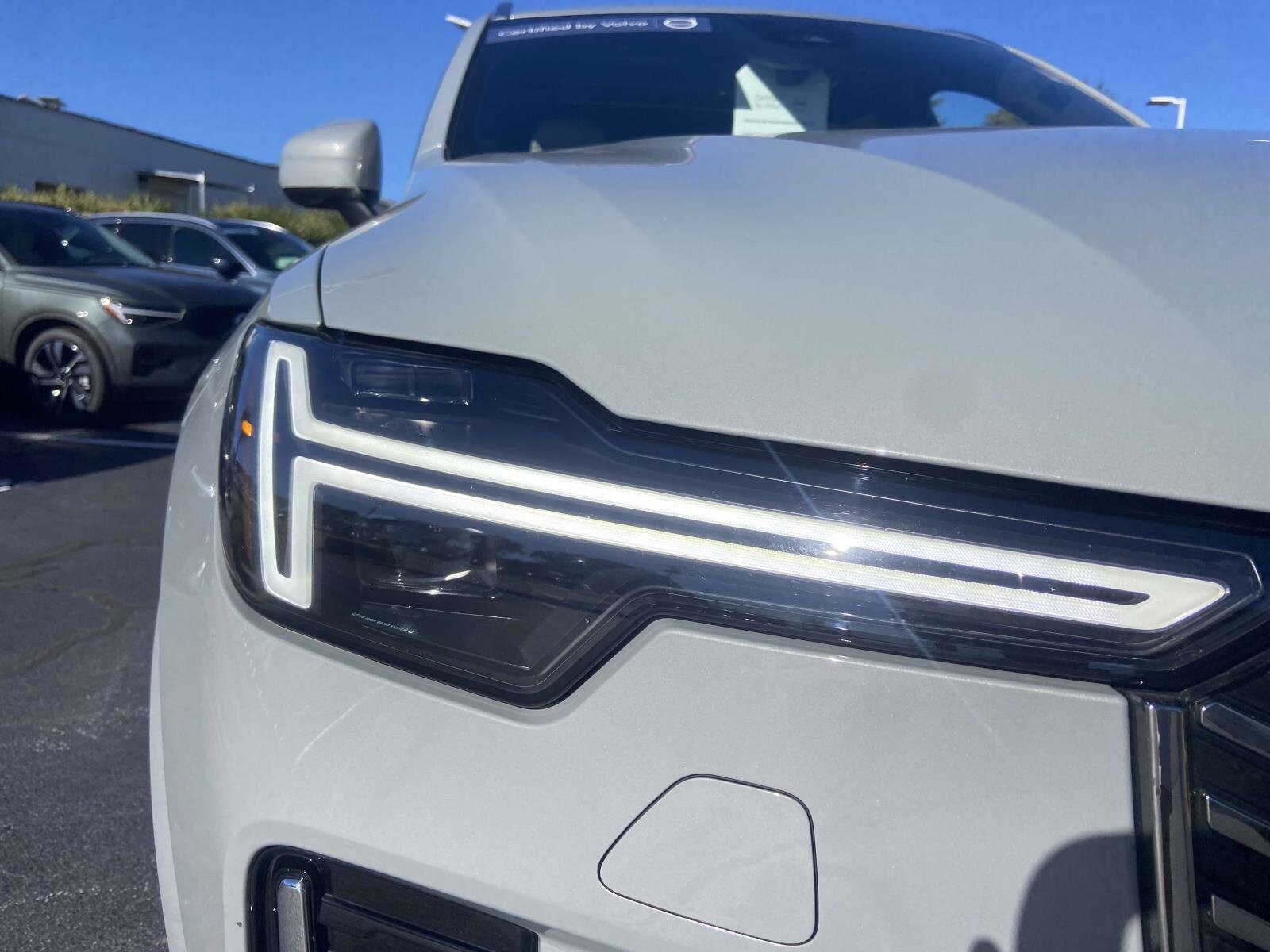 2025 Volvo XC90 AWD Plus photo 3