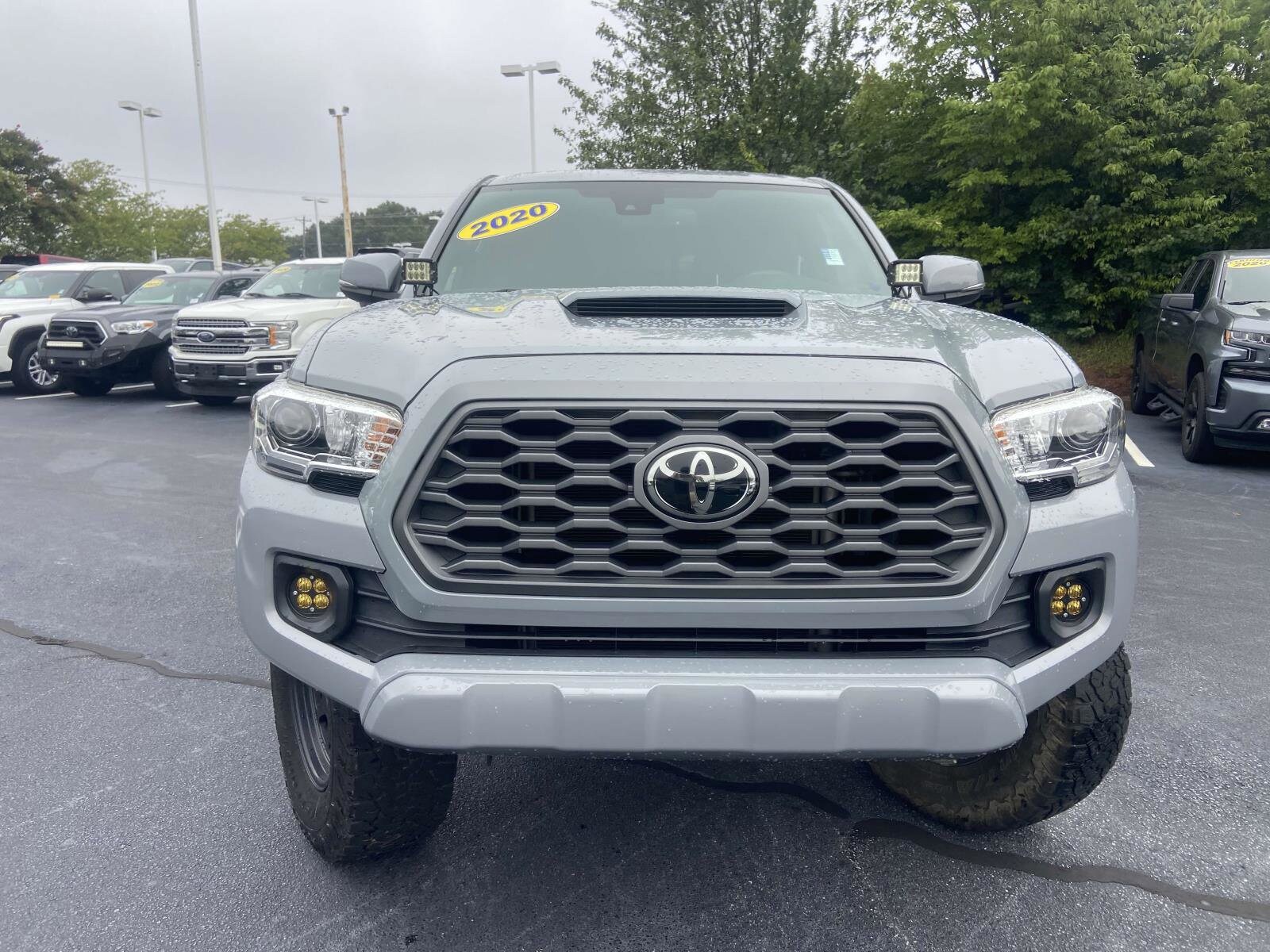 2020 Toyota Tacoma TRD Sport V6 4x4 photo 2