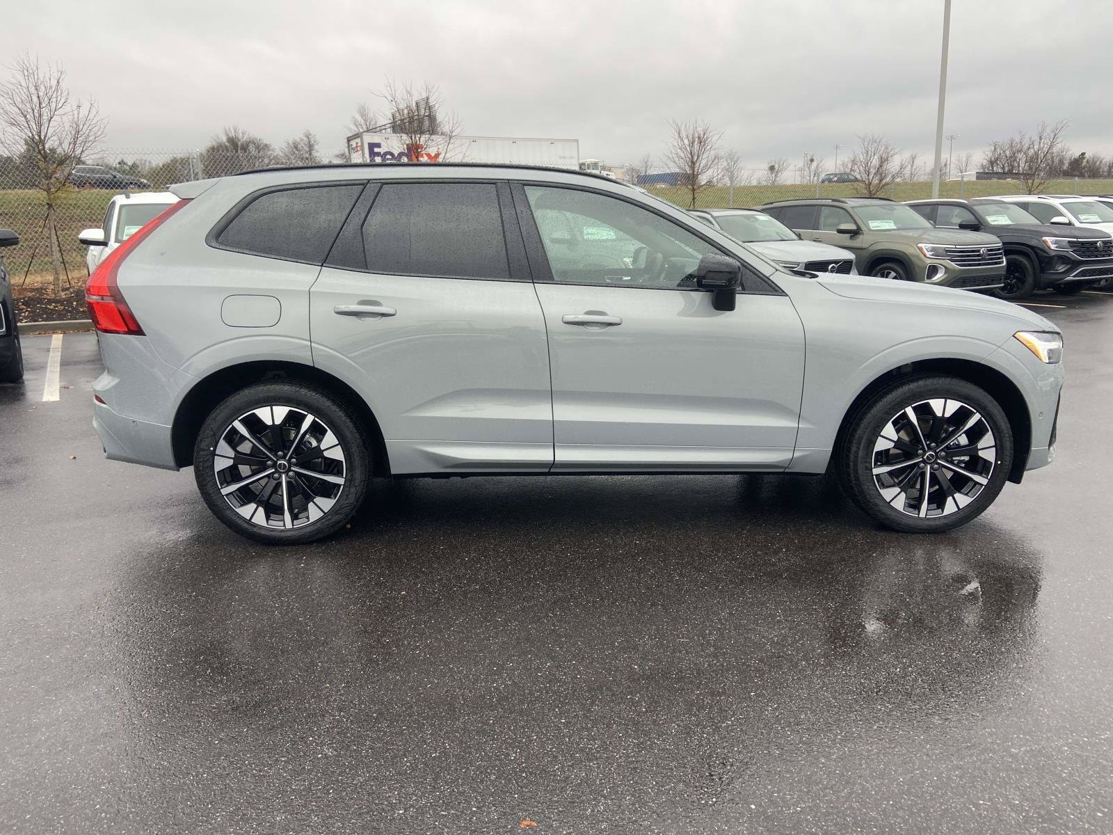 2026 Volvo XC60 Plus - Photo 10