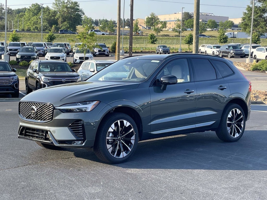 New 2026 Volvo XC60 B5 Plus SUV