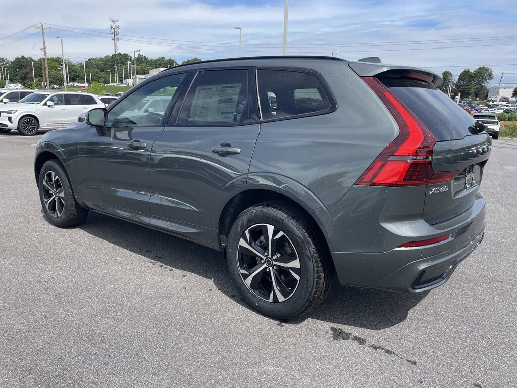 New 2026 Volvo XC60 B5 Core SUV