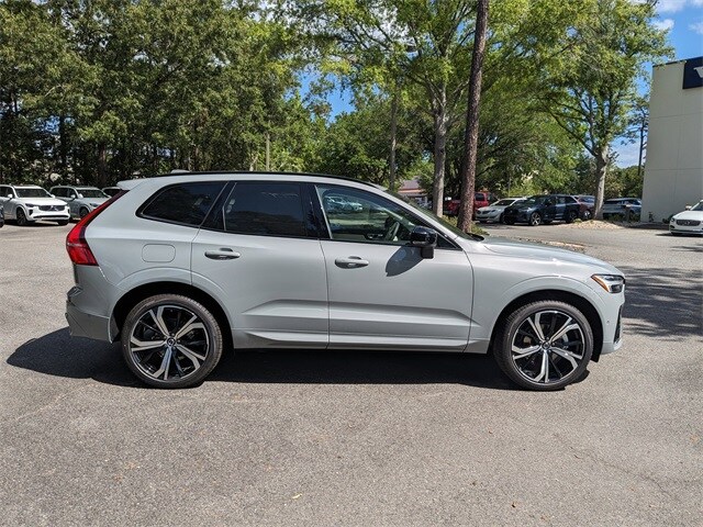 2025 Volvo XC60 B5 photo 3