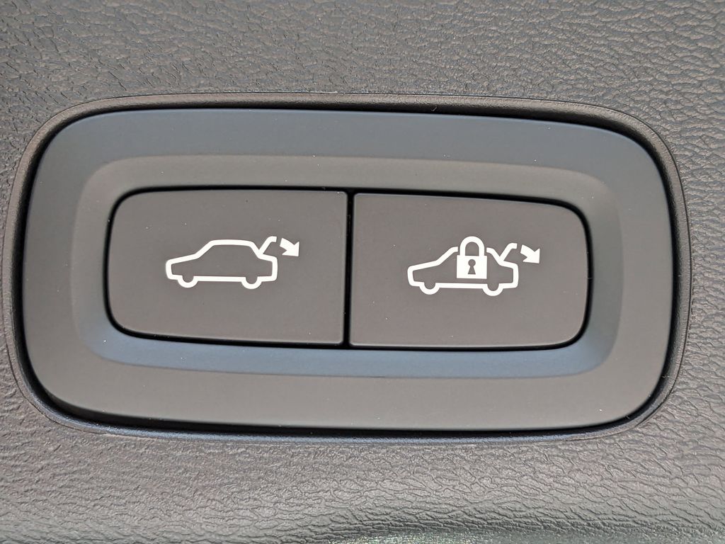 2026 Volvo XC60 Ultra - Photo 13