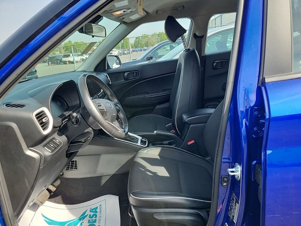 Used 2025 Hyundai Venue Limited SUV