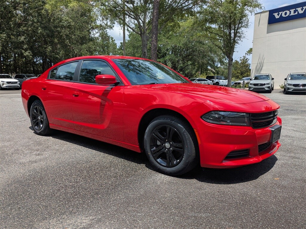 2022 Dodge Charger SXT photo 2