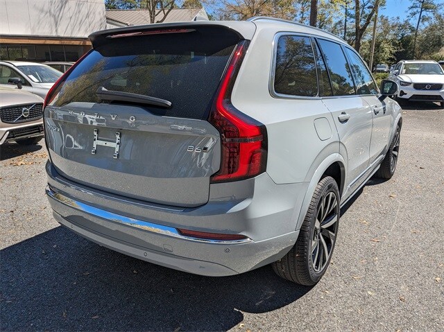 2025 Volvo XC90 Core photo 4