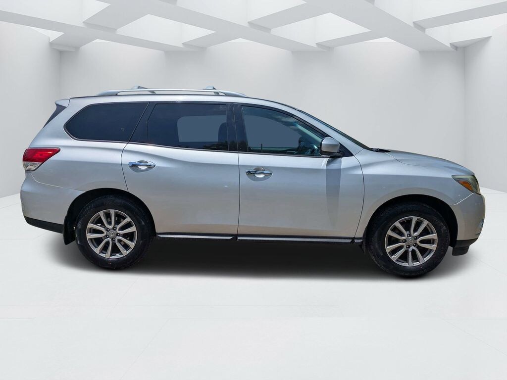 Used 2015 Nissan Pathfinder SV SUV