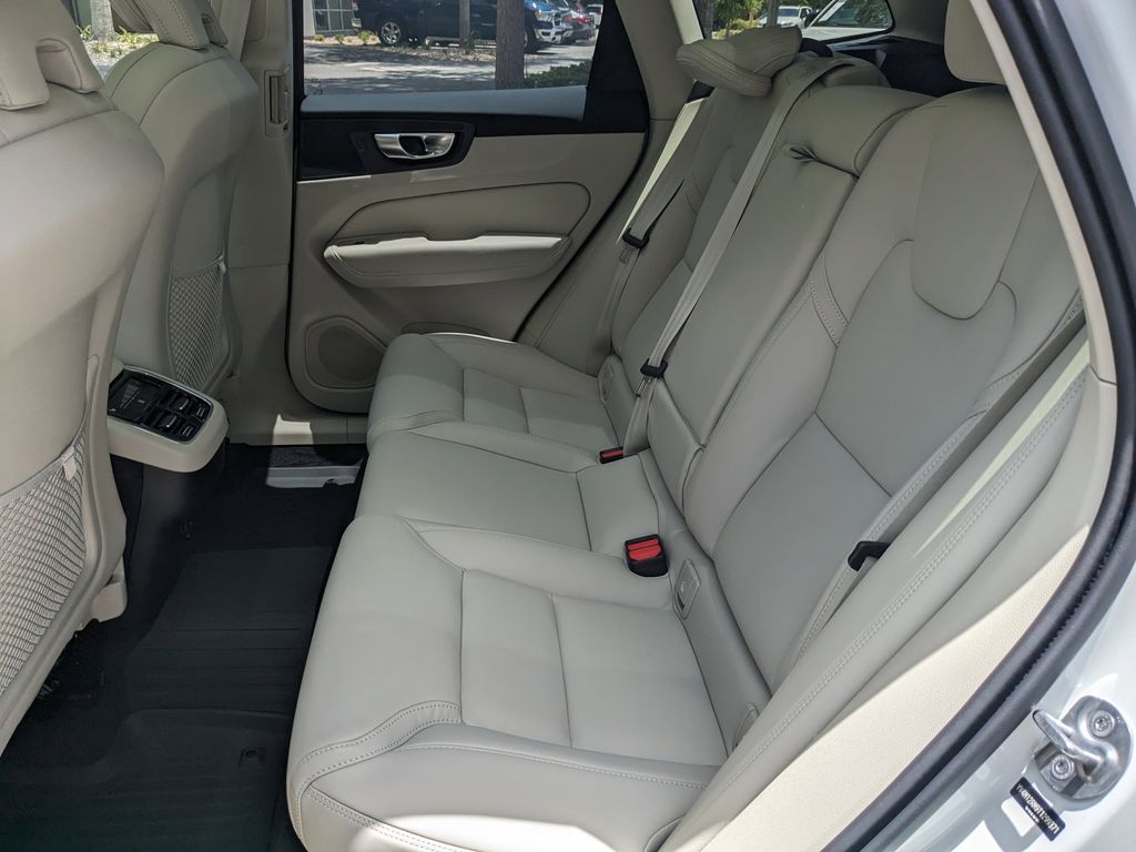 2026 Volvo XC60 Ultra - Photo 14