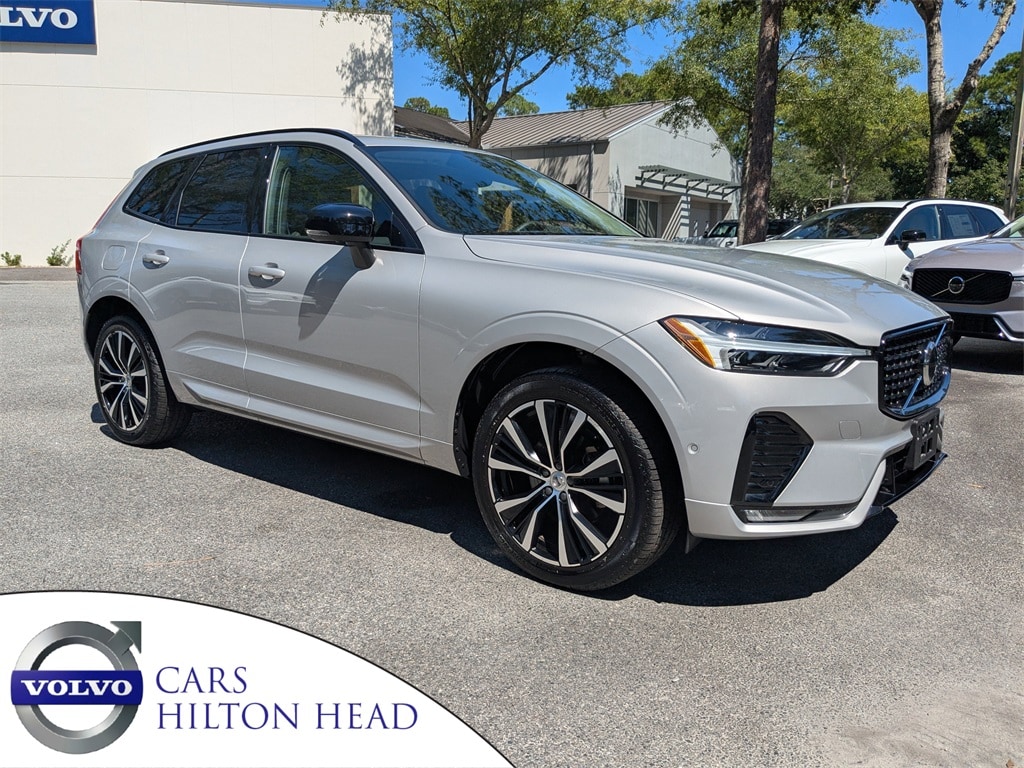 2024 Volvo XC60 B5 Ultimate Dark Theme