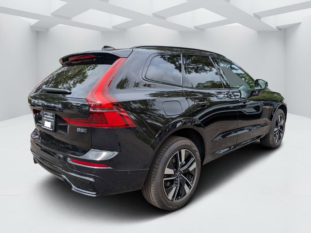 New 2026 Volvo XC60 B5 Plus SUV