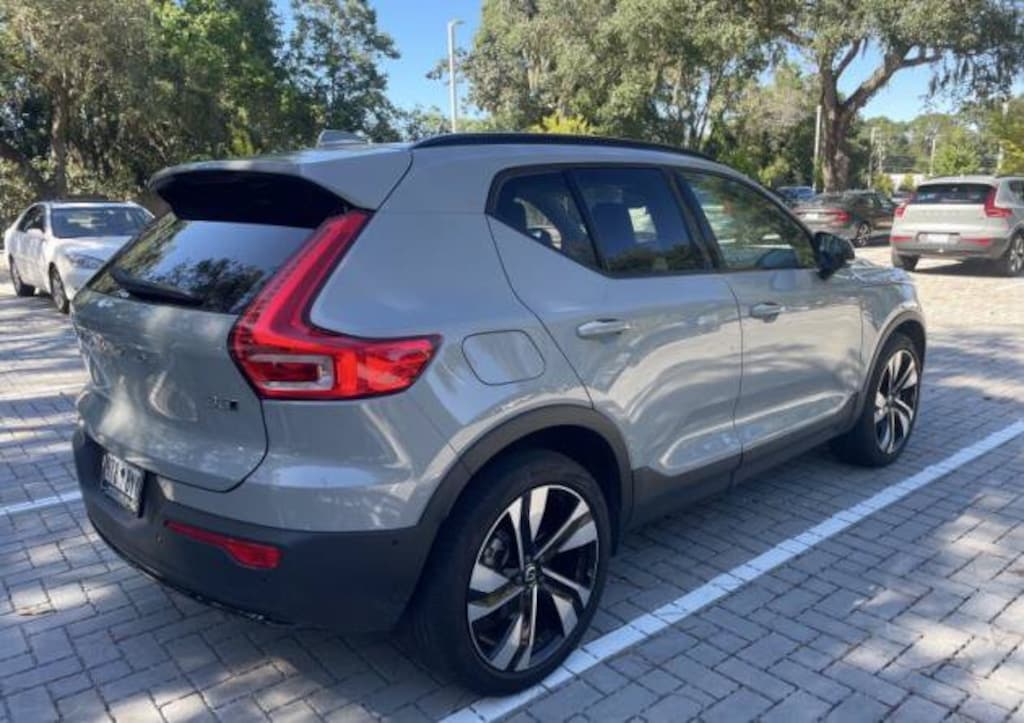 Certified 2025 Volvo XC40 B5 Plus Dark Theme SUV