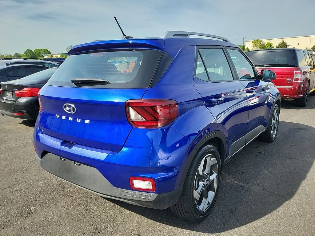 Used 2025 Hyundai Venue Limited SUV
