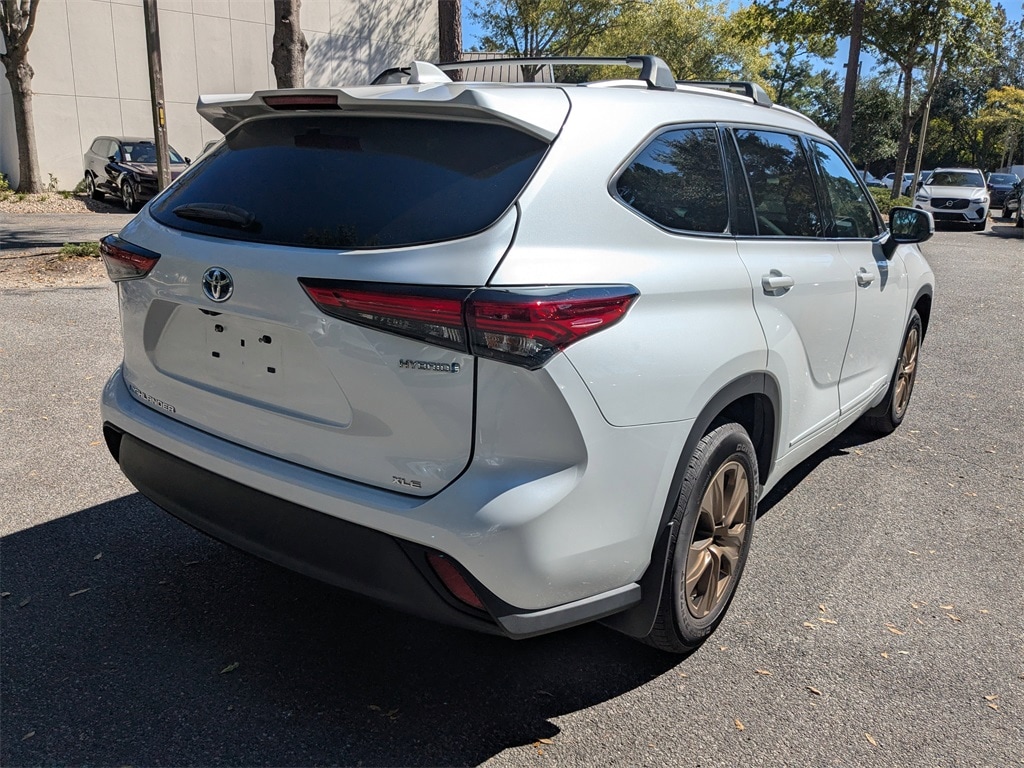 Used 2022 Toyota Highlander Hybrid Bronze Edition SUV
