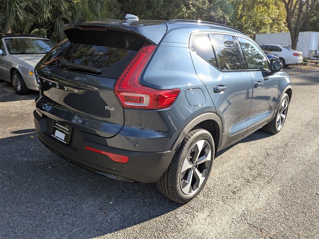 New 2026 Volvo XC40 B4 Plus SUV