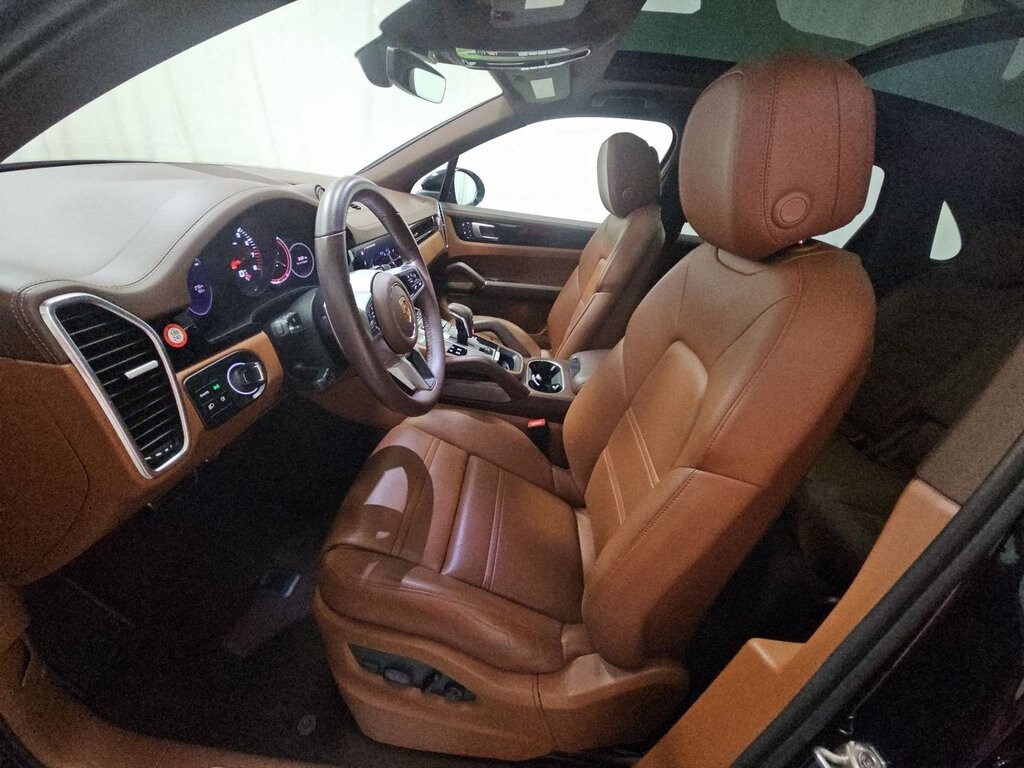 2022 Porsche Cayenne S photo 3