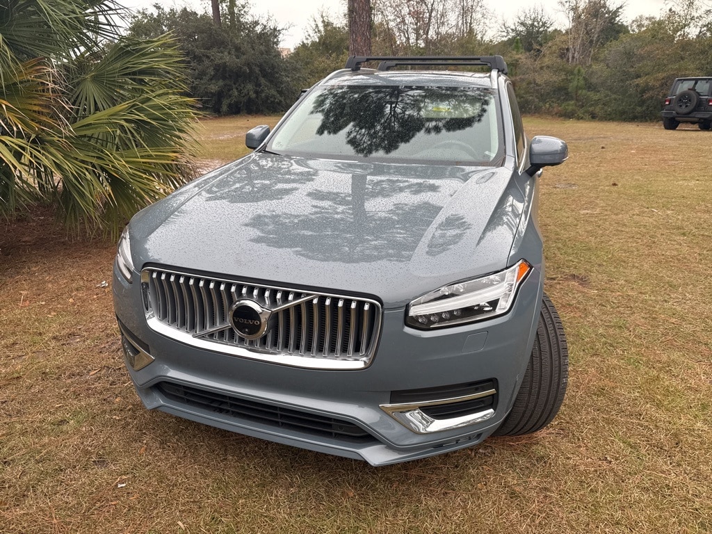 2023 Volvo XC90 Plus's photo
