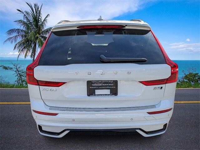 2025 Volvo XC60 B5 Core photo 3