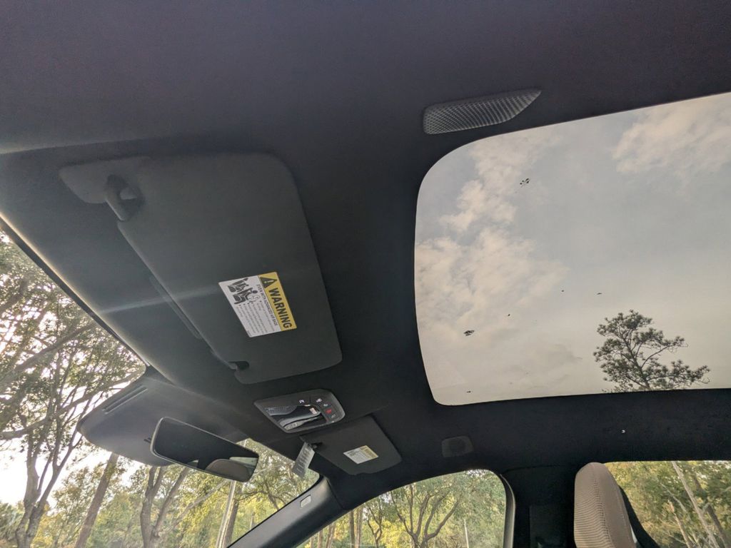 2025 Volvo EX90 Ultra - Photo 21