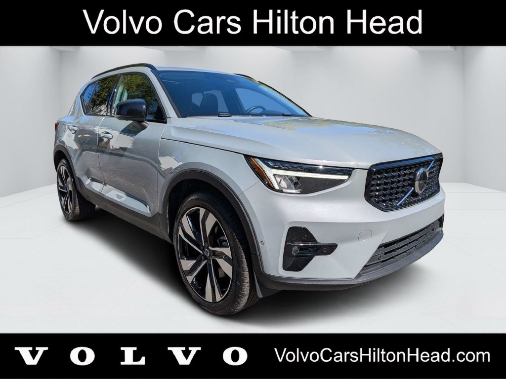 2025 Volvo XC40