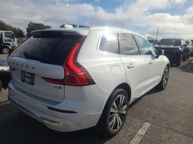 2023 Volvo XC60 B5 Plus photo 2
