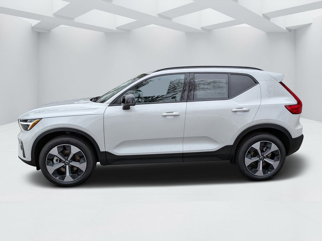 2026 Volvo XC40 Plus - Photo 6