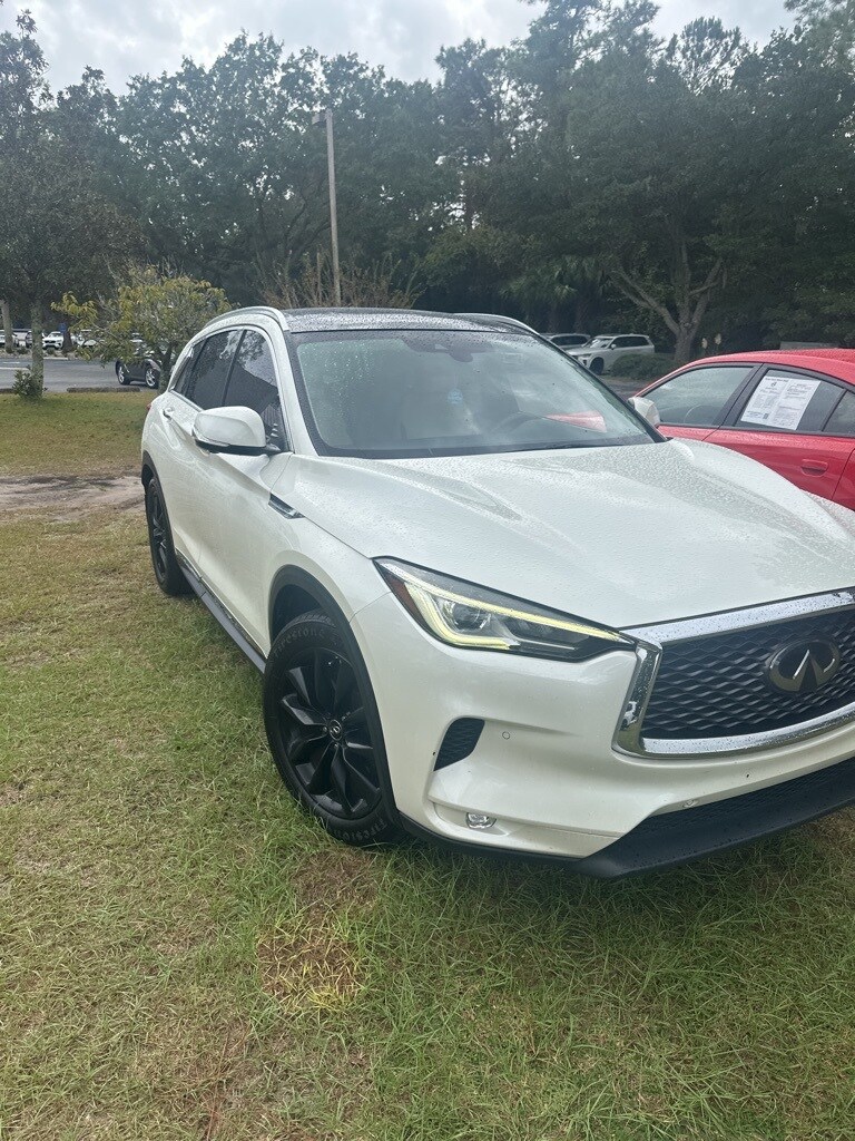 2019 Infiniti QX50 Essential photo 2