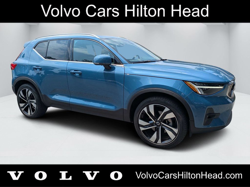 2023 Volvo XC40