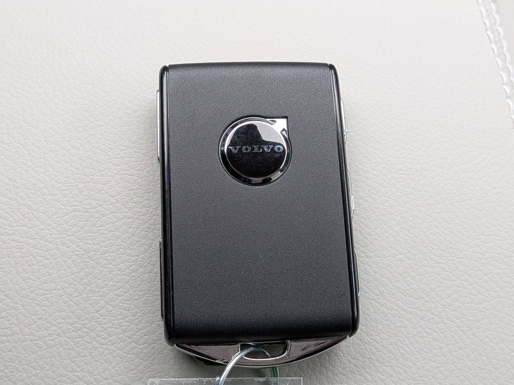 2026 Volvo XC40 Plus - Photo 31