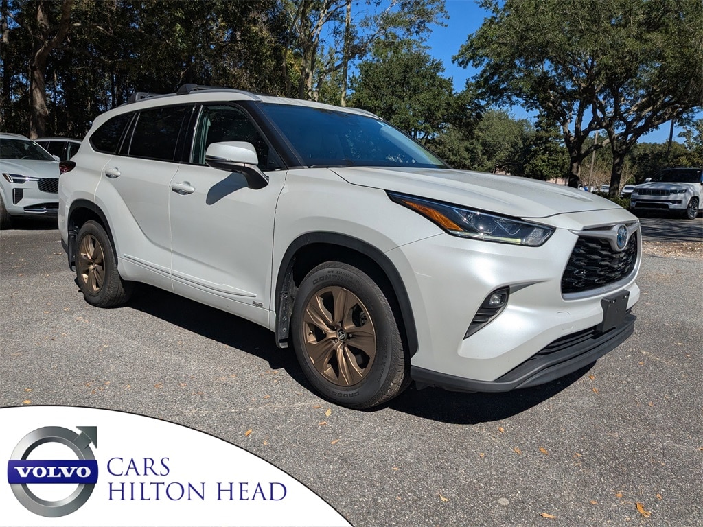 Used 2022 Toyota Highlander Hybrid Bronze Edition SUV