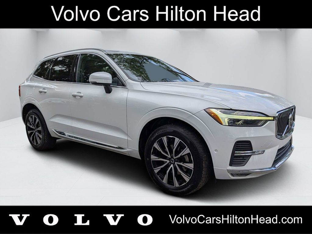 2023 Volvo XC60 B5 Plus Bright Theme AWD's photo