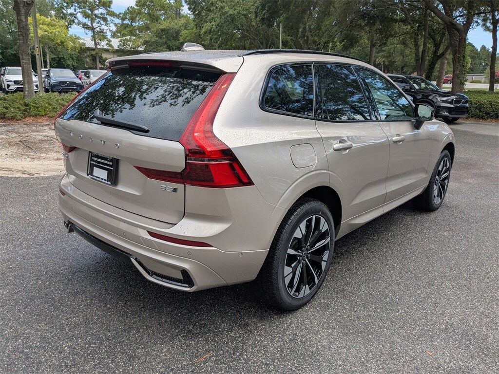 2026 Volvo XC60 B5 Plus photo 2