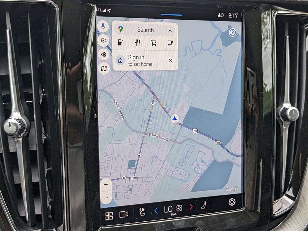 2025 Volvo XC60 Plus - Photo 24