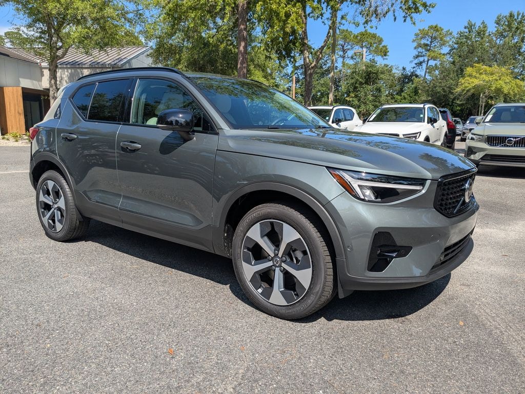 New 2026 Volvo XC40 B4 Plus SUV