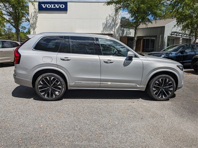 2025 Volvo XC90 T8 Plus photo 3