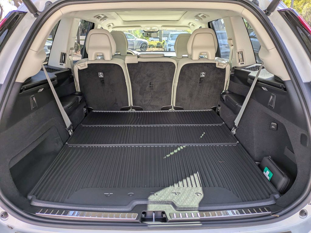 2026 Volvo XC90 Ultra - Photo 12