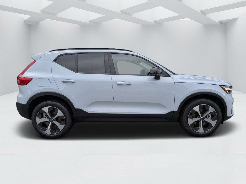 New 2026 Volvo XC40 B5 Plus SUV