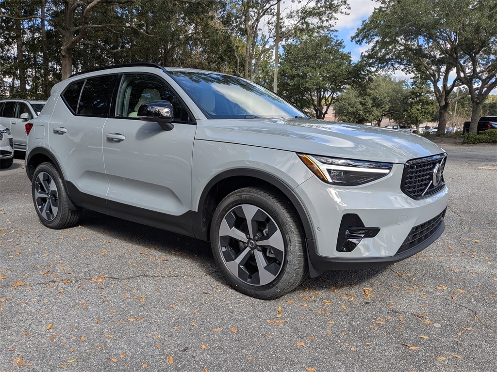 New 2026 Volvo XC40 B5 Plus SUV