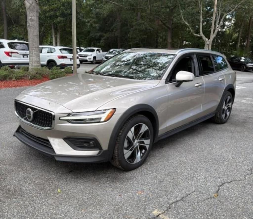 Used 2025 Volvo V60 Cross Country B5 Plus Wagon