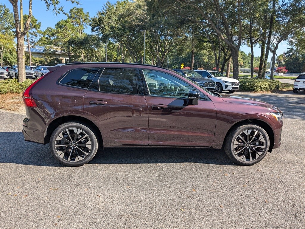 2026 Volvo XC60 B5 Plus photo 3