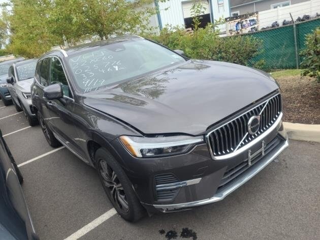 2022 Volvo XC60 B5 Inscription photo 2